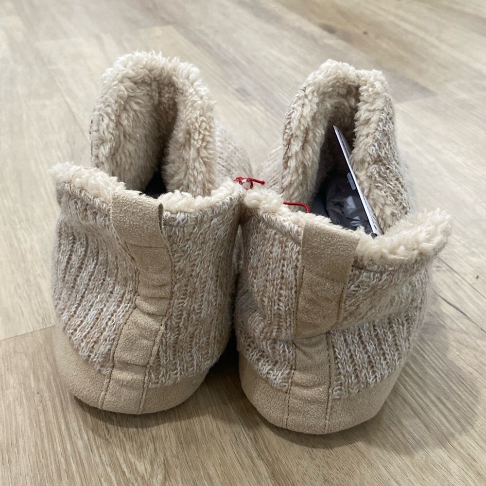 NEW Women’s Dearfoams Memory Foam Slippers - Picture 3 of 4
